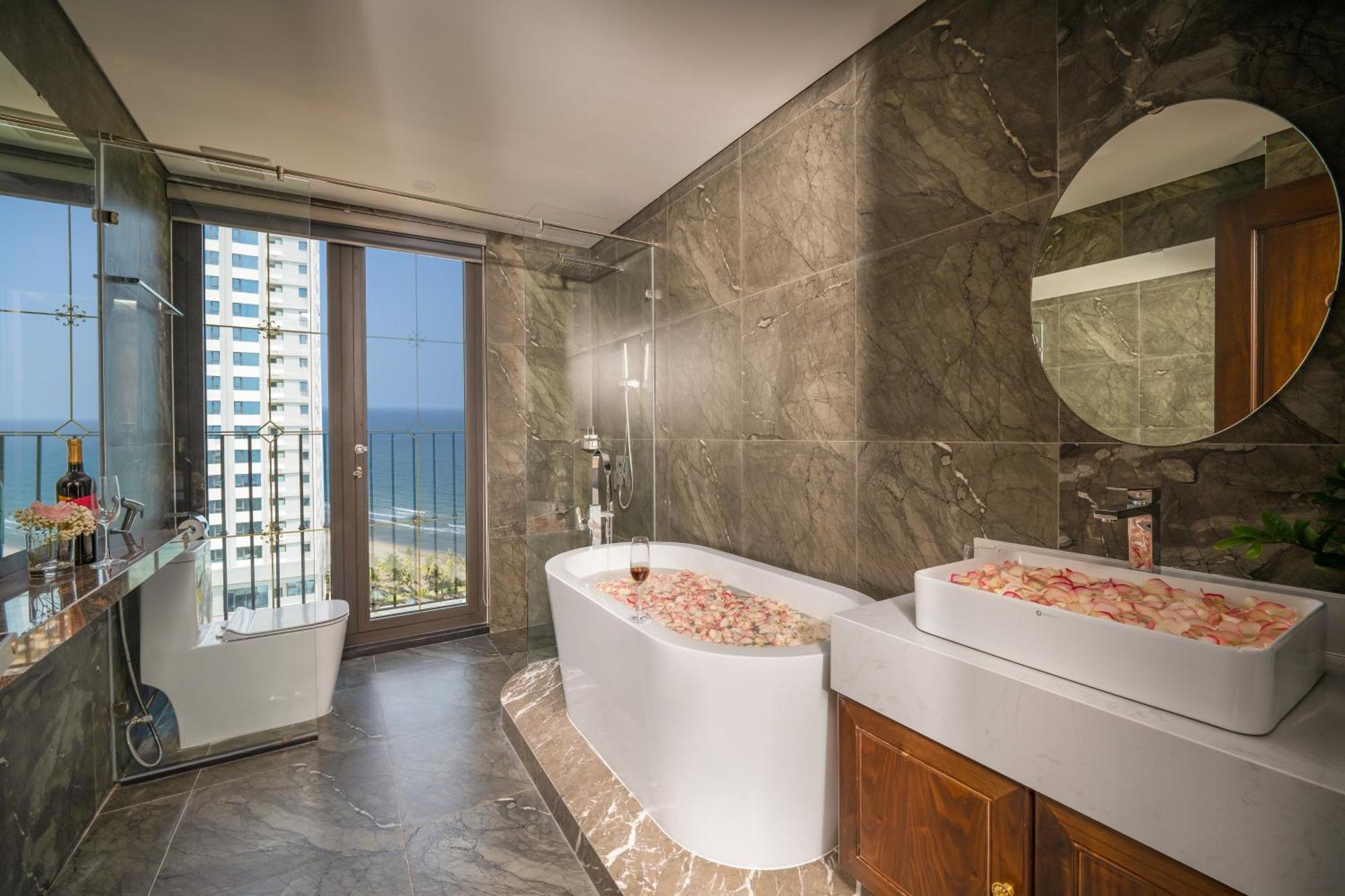 Golden Lotus Luxury Hotel Danang - Complimentary Daily Afternoon Tea المظهر الخارجي الصورة